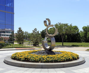 3-Sugar-Creek-Center-Blvd-Sugar-Land-TX-Circular-Drive-into-Surface-and-Garage-Parking-7-LargeHighDefinition-1.jpg